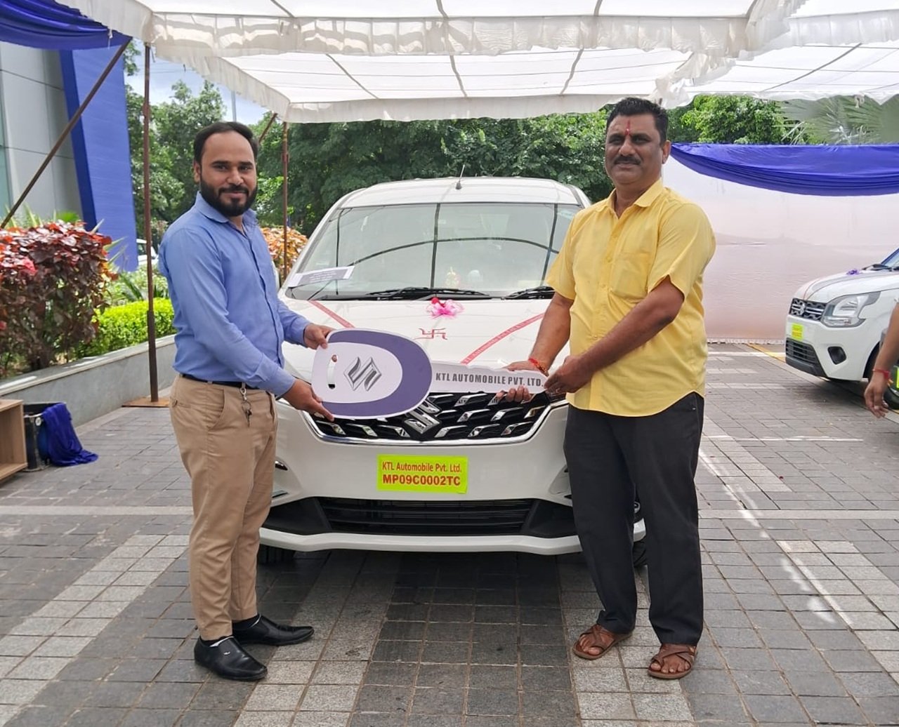 Indore Taxi And Service